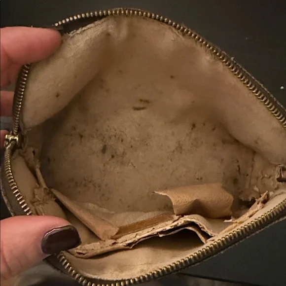 Louis Vuitton Brown and Gold Monogram Clutch - Picture 11 of 16